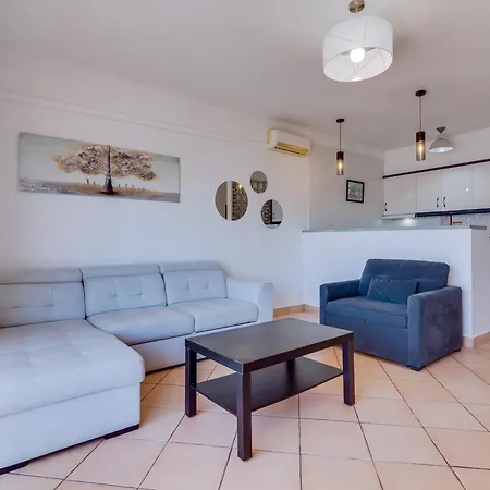 Vale Do Farol Cozy Retreat Apartment *